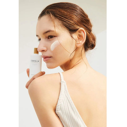 Skin1004 Crema pentru Fata cu Protectie Solara cu Pigment si Centella SPF 50 PA++++, 50 ml