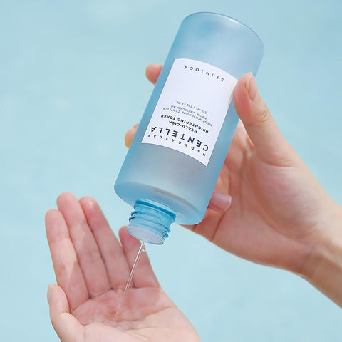 Toner Iluminator cu Acid Hyaluronic si Centella Hyalu-Cica 210 ml Skin1004